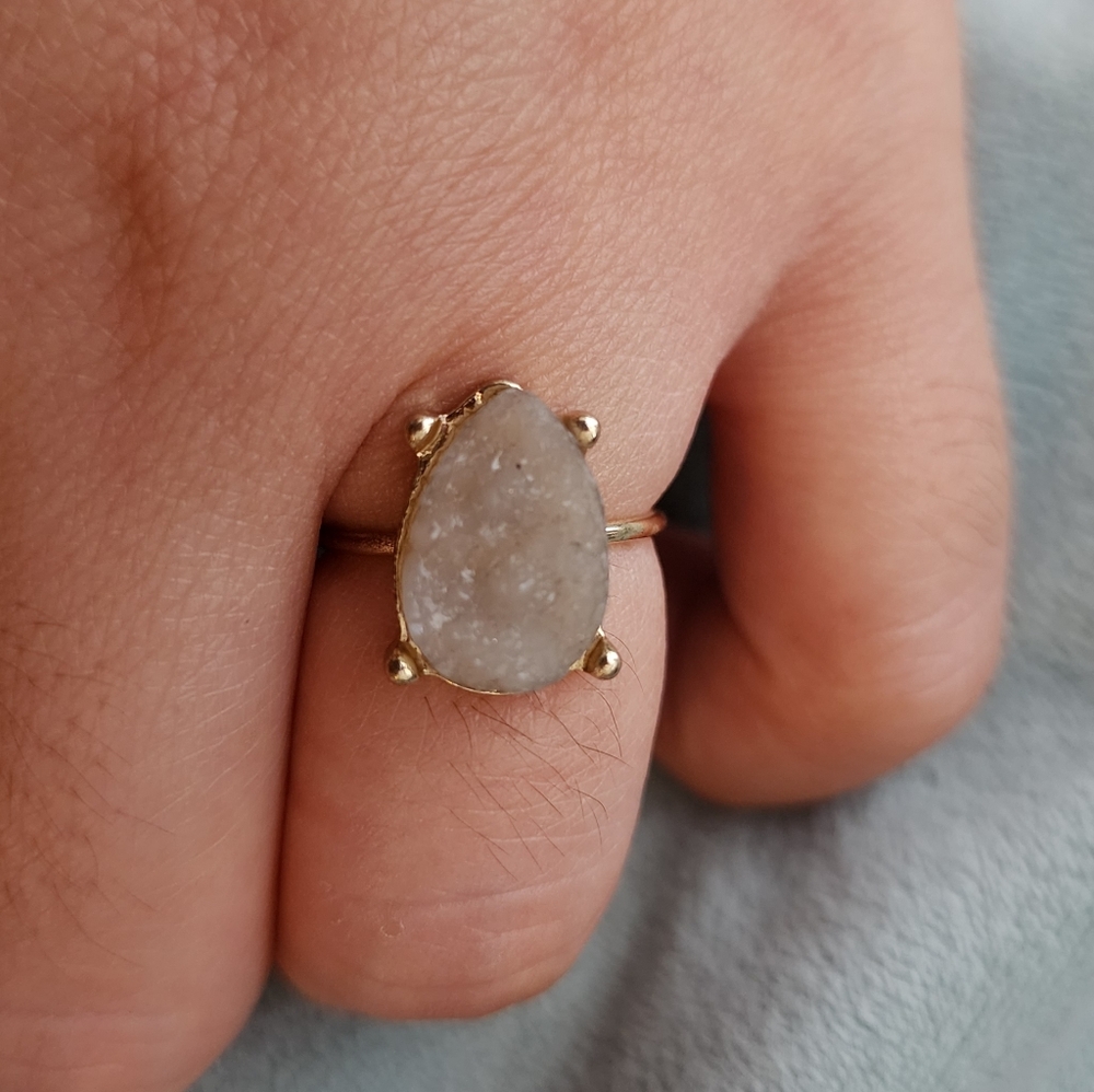 Size 6 Gold Tone Dainty Band Geode Stone Ring